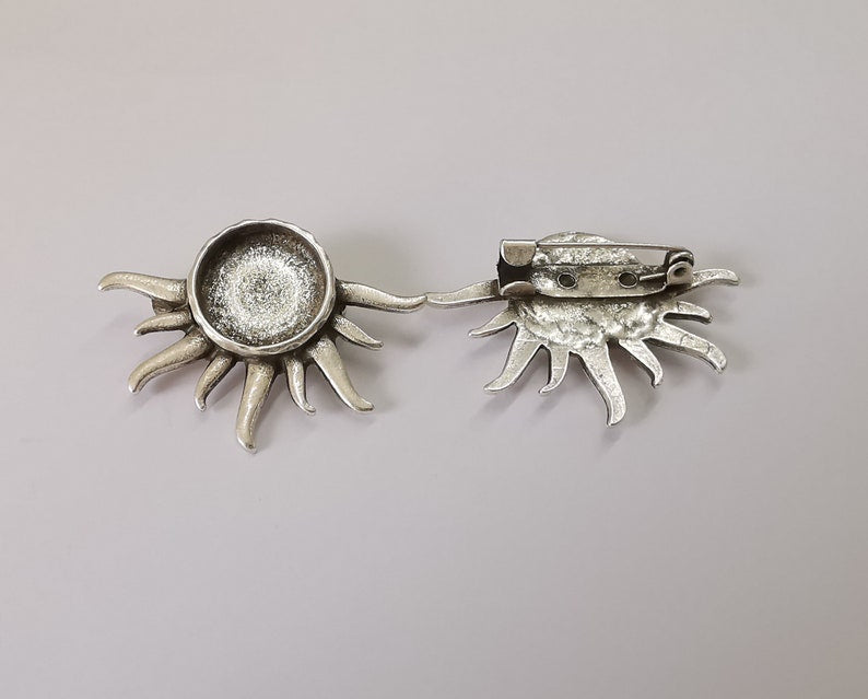 Sun brooch holders pin blanks bezel Antique silver plated findings (16mm Bezel size) G25380