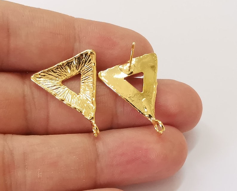 2 Brushed triangle earring stud base Shiny gold plated brass earring 1 pair (25x21mm) G25652