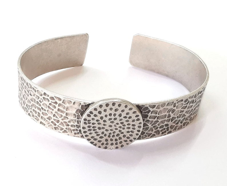 Bracelet blank Resin dry flower inlay blank Cuff bezel Glass cabochon base Hammered adjustable Antique silver bracelet base (20mm ) G25678