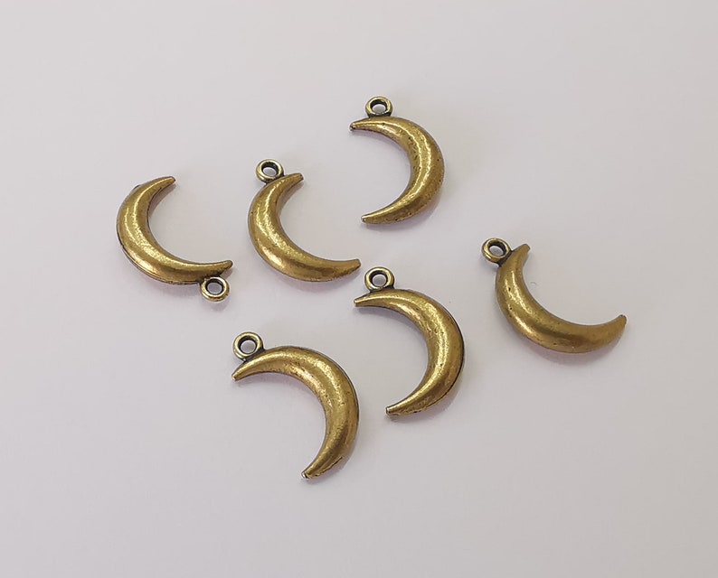 6 Crescent moon charm Antique bronze plated charms (18x10mm) G25689