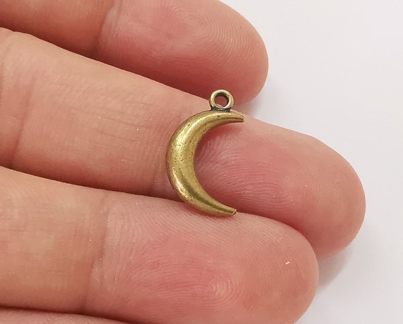 6 Crescent moon charm Antique bronze plated charms (18x10mm) G25689