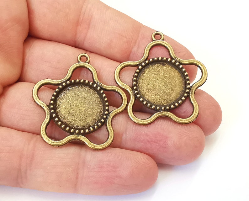 2 Star frame pendant base blank Antique bronze plated pendant (37x34mm) (18mm Blank Size) G25401