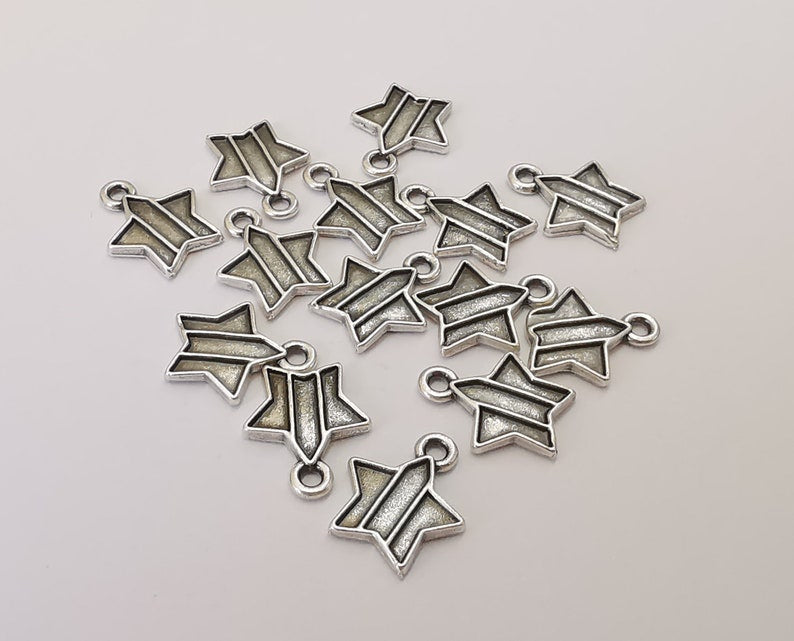 10 Star charms Antique silver plated charms (14x12mm) G25425