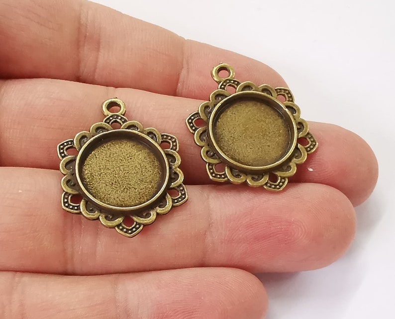 2 Flowers frame charms pendant blank bezel Antique bronze plated pendant (30x23mm) (16mm Blank Size) G25431