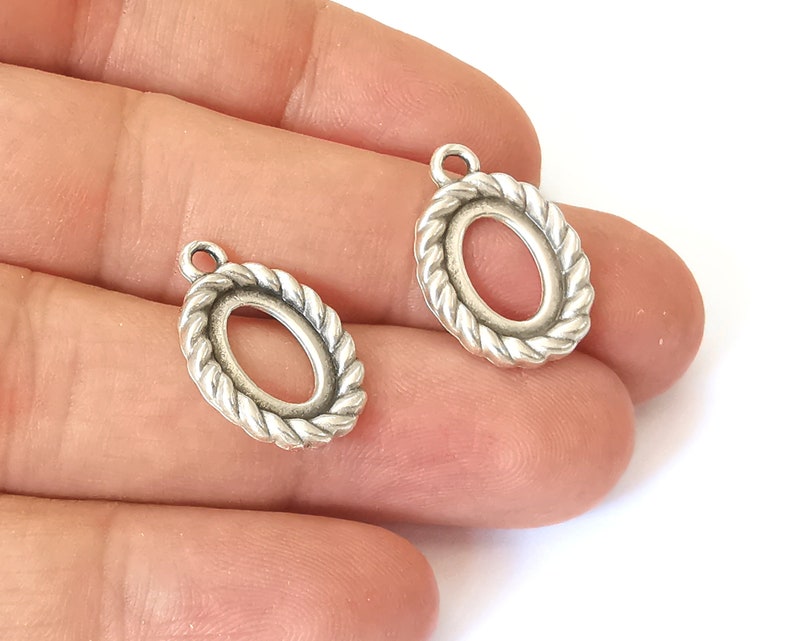 8 Twisted swirl bezel charm blank base Antique silver plated 22x15mm (Blank Size 14x10mm) G25456