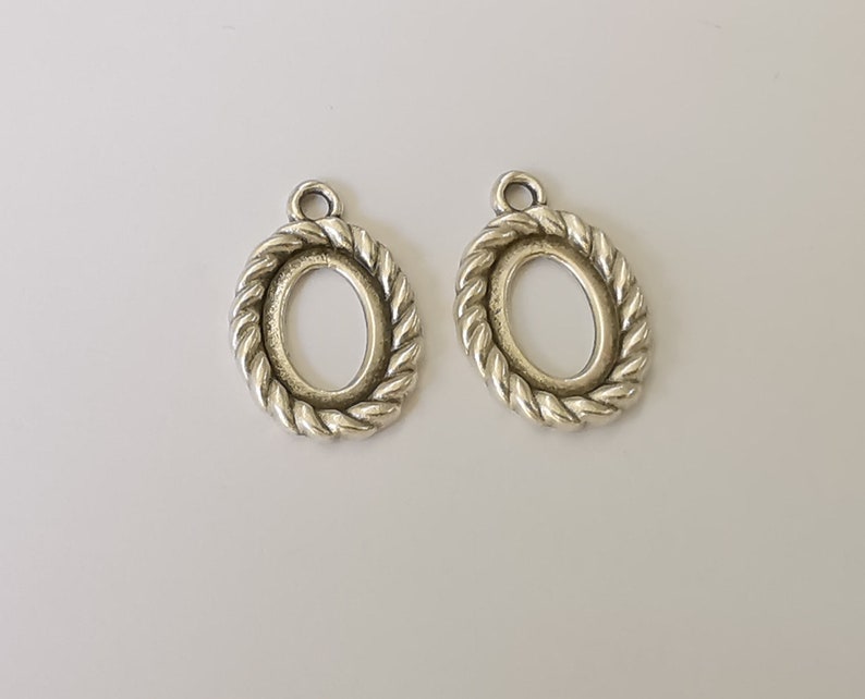 8 Twisted swirl bezel charm blank base Antique silver plated 22x15mm (Blank Size 14x10mm) G25456