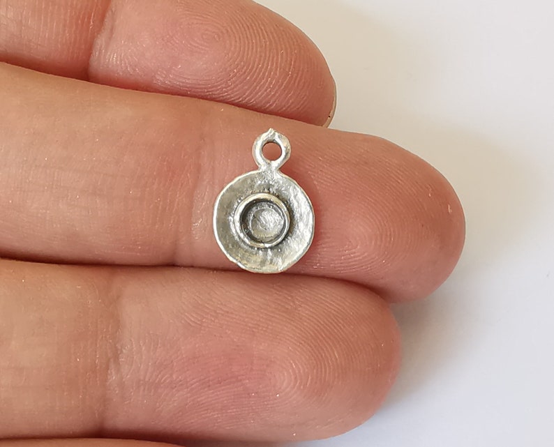 10 Round bezel charm blank base Antique silver plated Brass 14x10mm (Blank Size 4mm) G25462