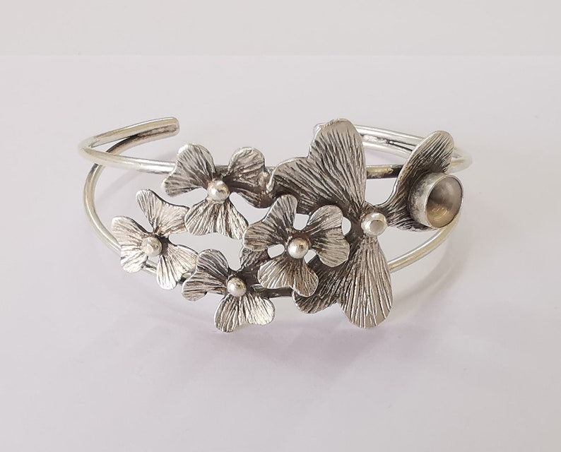 Flowers bracelet brass cuff blank bezel Glass cabochon base Adjustable Antique silver plated (8mm ) G25699