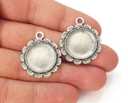 2 Round frame pendant base blank settings bezel Antique silver plated pendant (30x26mm) (18mm Blank Size) G25706