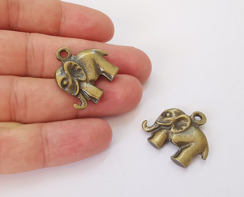 2 Elephant charm (Double sided) Antique bronze plated charms (28x26mm) G25712