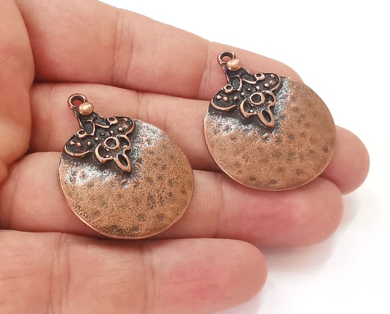 2 Hammered round ethnic charm Antique copper plated charms (38x30mm) G25723