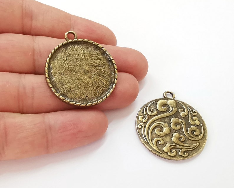 2 Round frame pendant base blank Antique bronze plated pendant (38x33mm) (30mm Blank Size) G25515