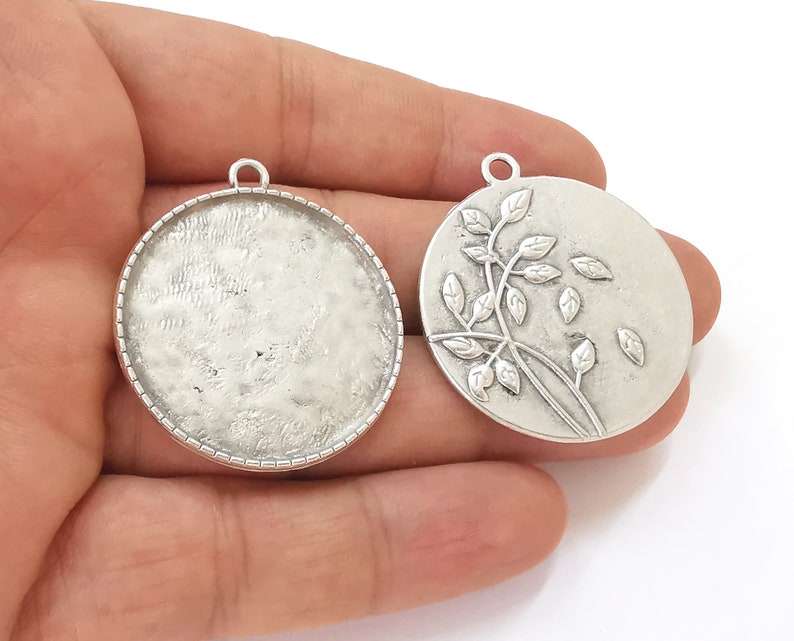 2 Branch leaf plant pendant blank bezel setting Antique silver plated pendant (41x37mm) (35mm Blank Size) G25518