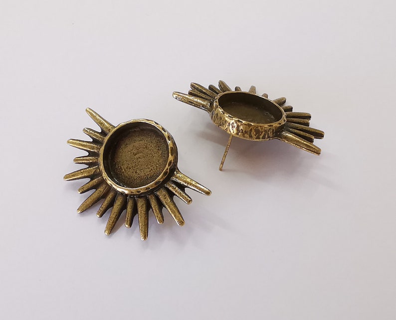 Sun earring blank backs Antique bronze resin base inlay  cabochon mountings bronze plated (16mm blank) 1 pair G25520