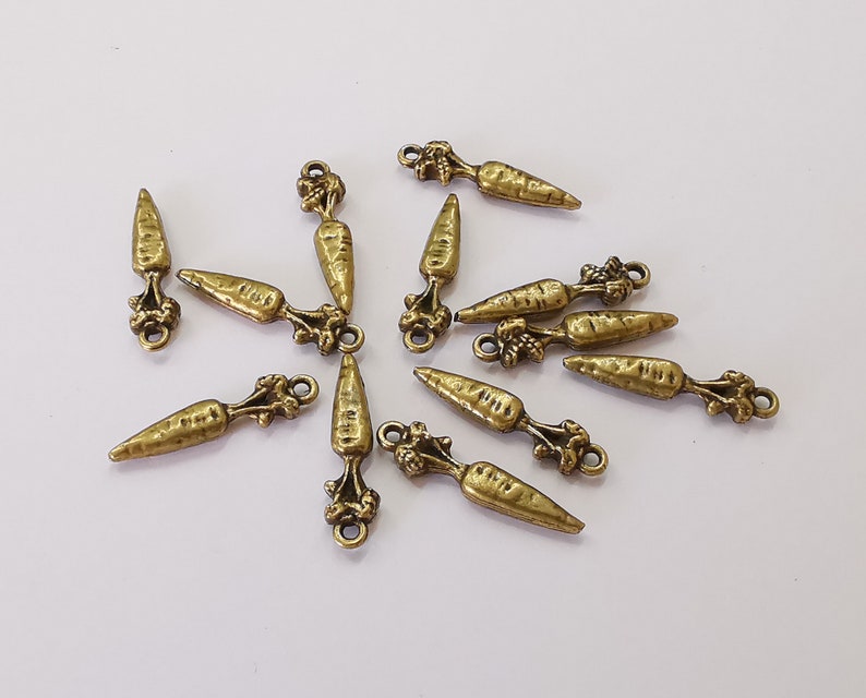 10 Carrot charms Antique bronze plated charms (24x6mm) G25526