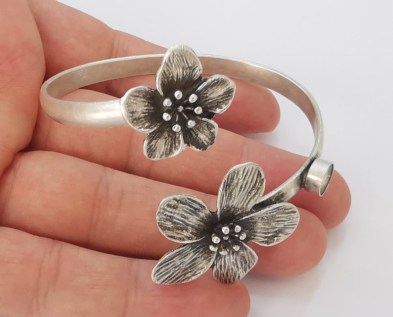 Flowers bracelet brass cuff blank bezel Glass cabochon base Adjustable size antique silver (8mm ) G24539