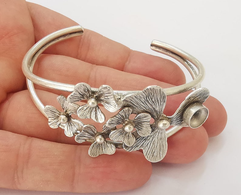 Flowers bracelet brass cuff blank bezel Glass cabochon base Adjustable Antique Silver plated (8mm ) G25535