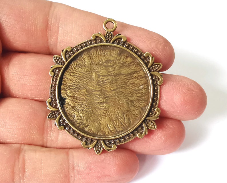 Flowers frame pendant blank Antique bronze plated pendant (52x43mm) (35mm Blank Size) G25213