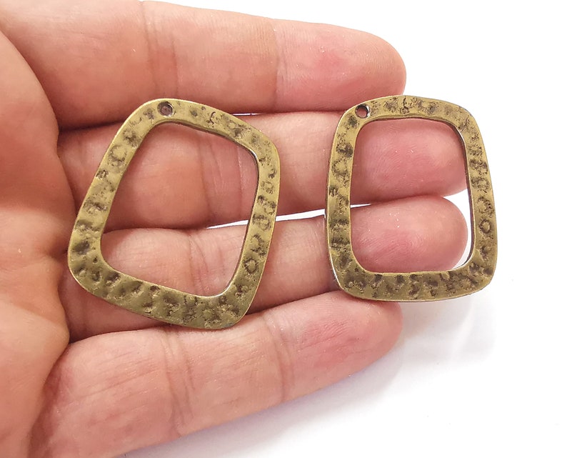 2 Hammered square charms findings Antique bronze plated geometric charms (40x33 mm) G25548