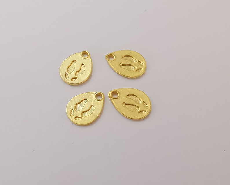 4 Human footprint charms Gold plated charms (14x10mm) G25582