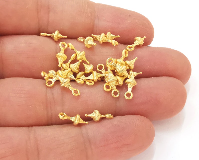 10 Cone spike charms Gold plated charms (11x4mm) G25591