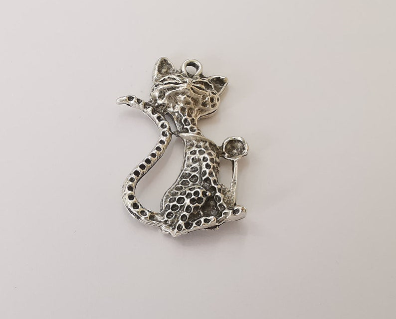 2 Cat charms Antique silver plated charms (46x25mm) G25619