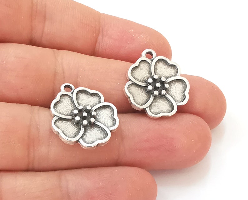 4 Flower charms Antique silver plated charms (23x20mm) G25636