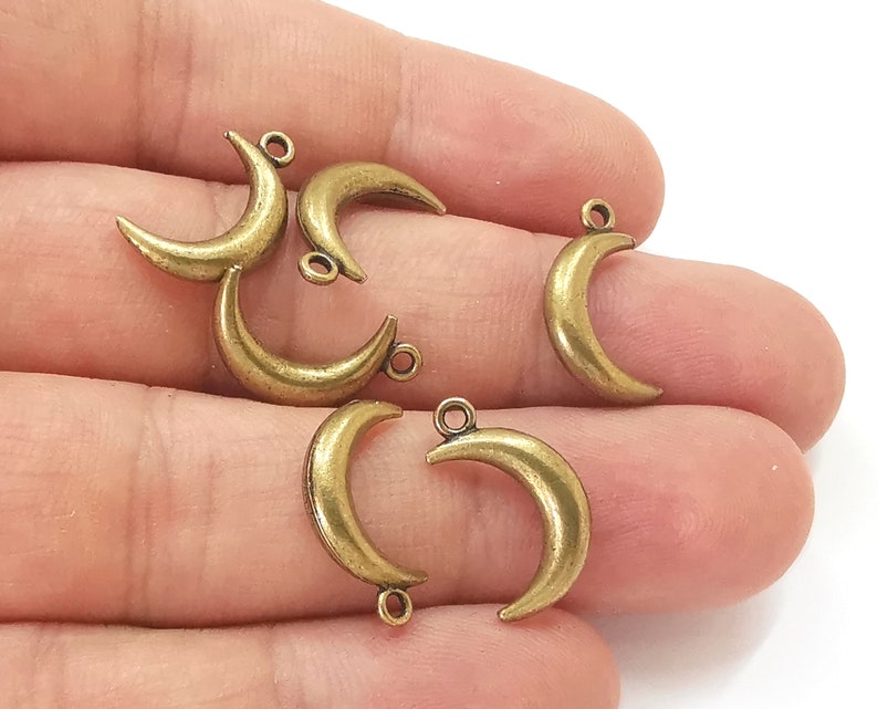 6 Crescent moon charm Antique bronze plated charms (18x10mm) G25689
