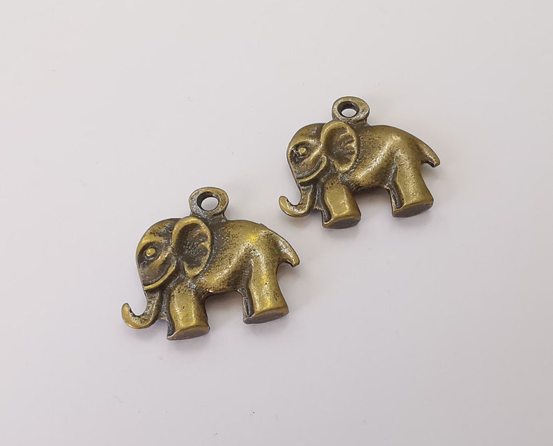 2 Elephant charm (Double sided) Antique bronze plated charms (28x26mm) G25712