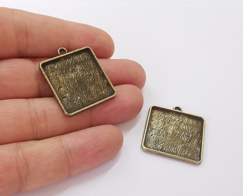 2 Square frame pendant base blank Antique bronze plated pendant (31x27mm) (25mm Blank Size) G25753