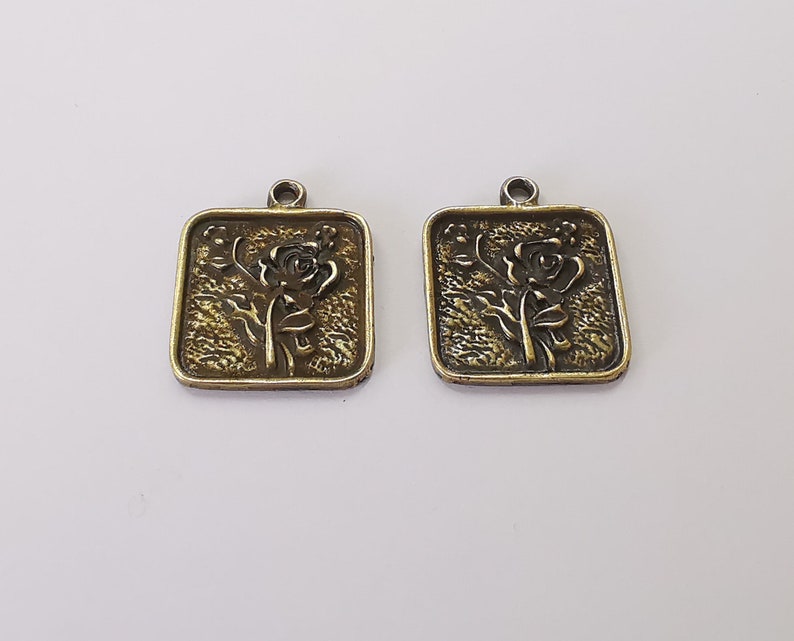 2 Square rose pendant Antique bronze plated pendant (26x22mm) G25767