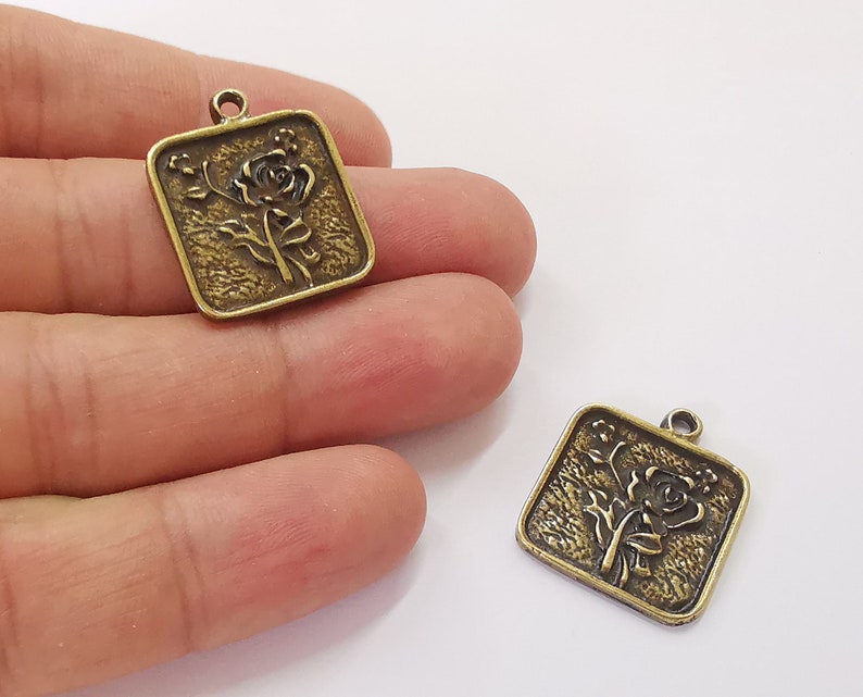2 Square rose pendant Antique bronze plated pendant (26x22mm) G25767