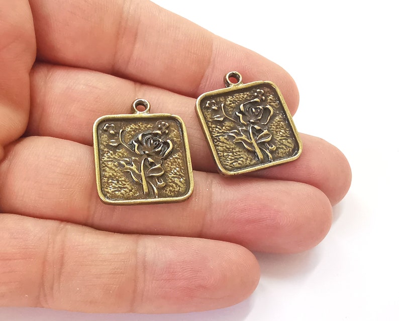 2 Square rose pendant Antique bronze plated pendant (26x22mm) G25767