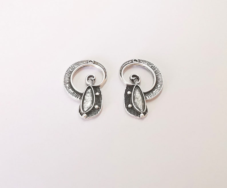 2 Silver bezel charm blank base Antique silver plated 30x20mm (Blank Size 12x5mm) G25815