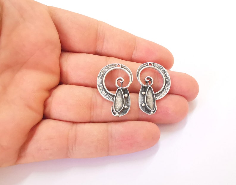 2 Silver bezel charm blank base Antique silver plated 30x20mm (Blank Size 12x5mm) G25815