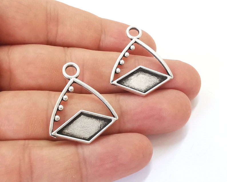 2 Silver marquise bezel charm blank base Antique silver plated 30x25mm (Blank Size 19x10mm) G25818