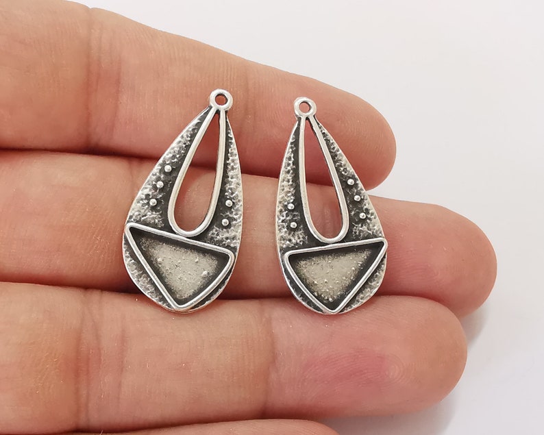 2 Silver triangle drop charm blank base Antique silver plated 32x16mm (Blank Size 13x8mm) G25823