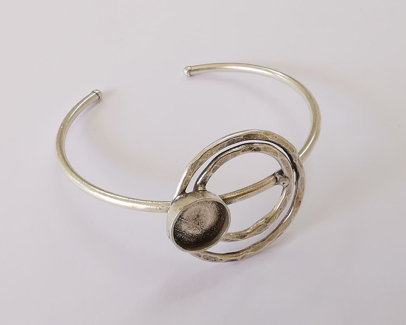 Circles hammered bracelet brass Cuff blank bezel Glass cabochon base Adjustable Antique silver plated brass (10mm blanks ) G25847