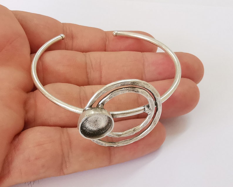 Circles hammered bracelet brass Cuff blank bezel Glass cabochon base Adjustable Antique silver plated brass (10mm blanks ) G25847