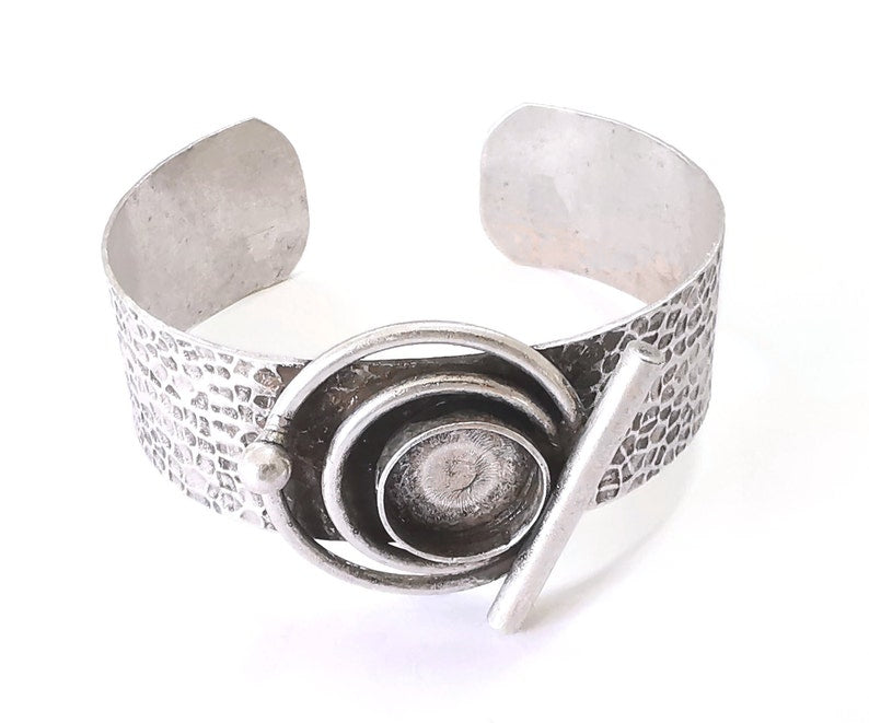 Hammered circles silver bracelet brass cuff blank bezel Glass cabochon base Adjustable antique silver brass (14mm blank) G25866