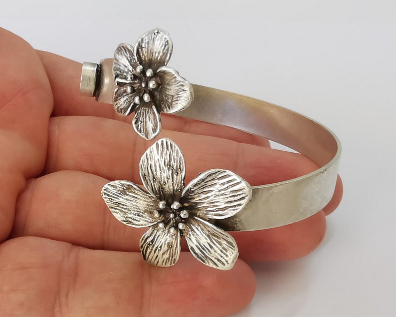 Flowers bracelet brass Cuff blank bezel Glass cabochon base Adjustable Antique silver plated brass (8mm blank) G25869