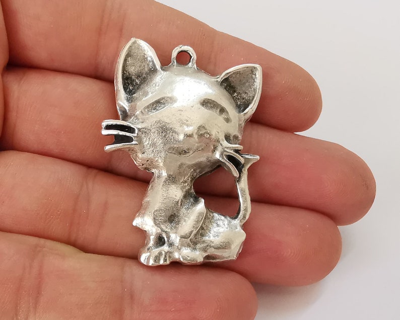 Cat pendant Antique silver plated pendant (46x34mm) G25874