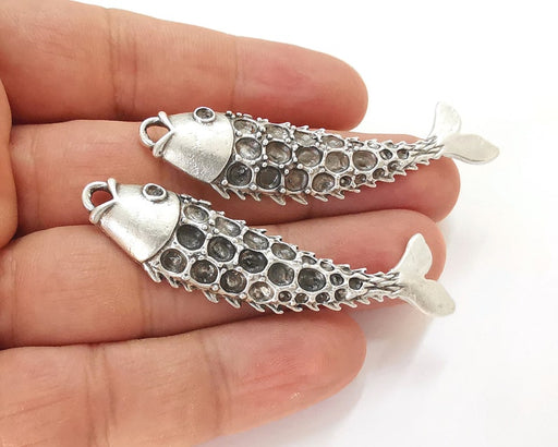 2 Fish charms Antique silver plated charms (63x16mm) G25909