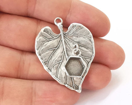 Leaf charm with hexagonal Dangle Cup bezel blank Antique silver plated brass charm (45x33mm) G25912