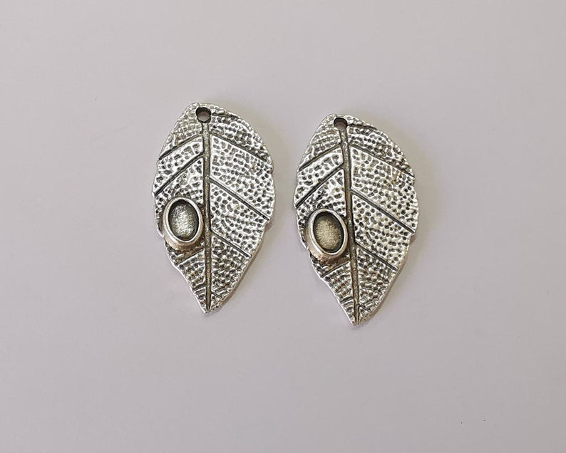 2 Silver leaf veined bezel charm blank base Antique silver plated 32x17mm (Blank Size 6x4mm) G25915