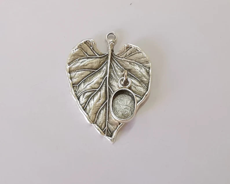 Leaf charm with oval dangle cup bezel blank Antique silver plated brass charm (45x33mm) G26035