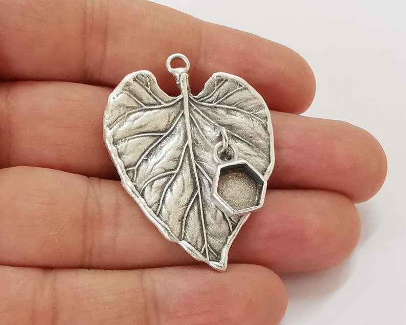 Leaf charm with Hexagonal Dangle Cup bezel blank Antique silver plated brass charm (45x33mm) G25928