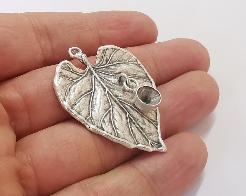 Leaf charm with cone round dangle cup bezel blank Antique silver plated brass charm (45x33mm) G25960