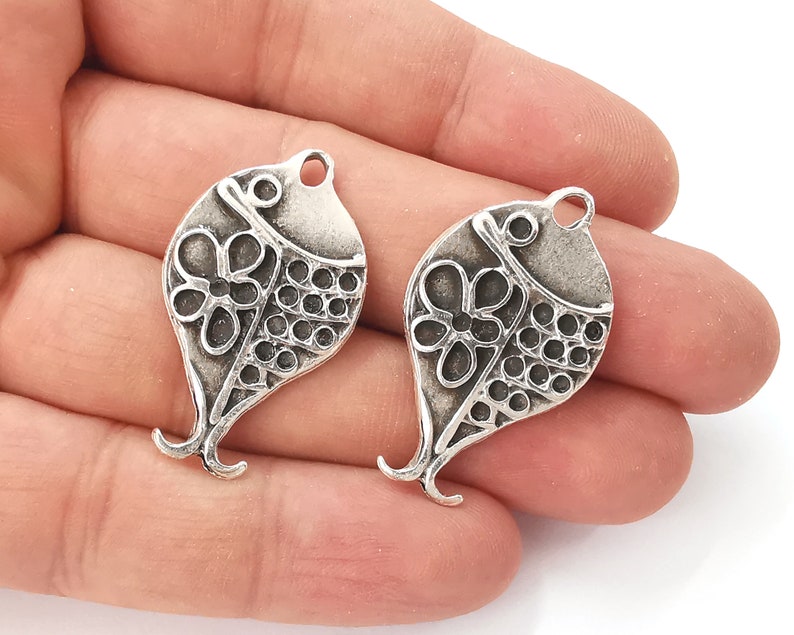 2 Fish flower charms (double sided ) Antique silver plated charms (36x21mm) G25983