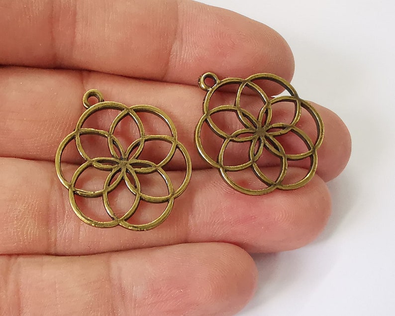 4 Circles flower charms Antique bronze plated charms (29x24mm) G26008
